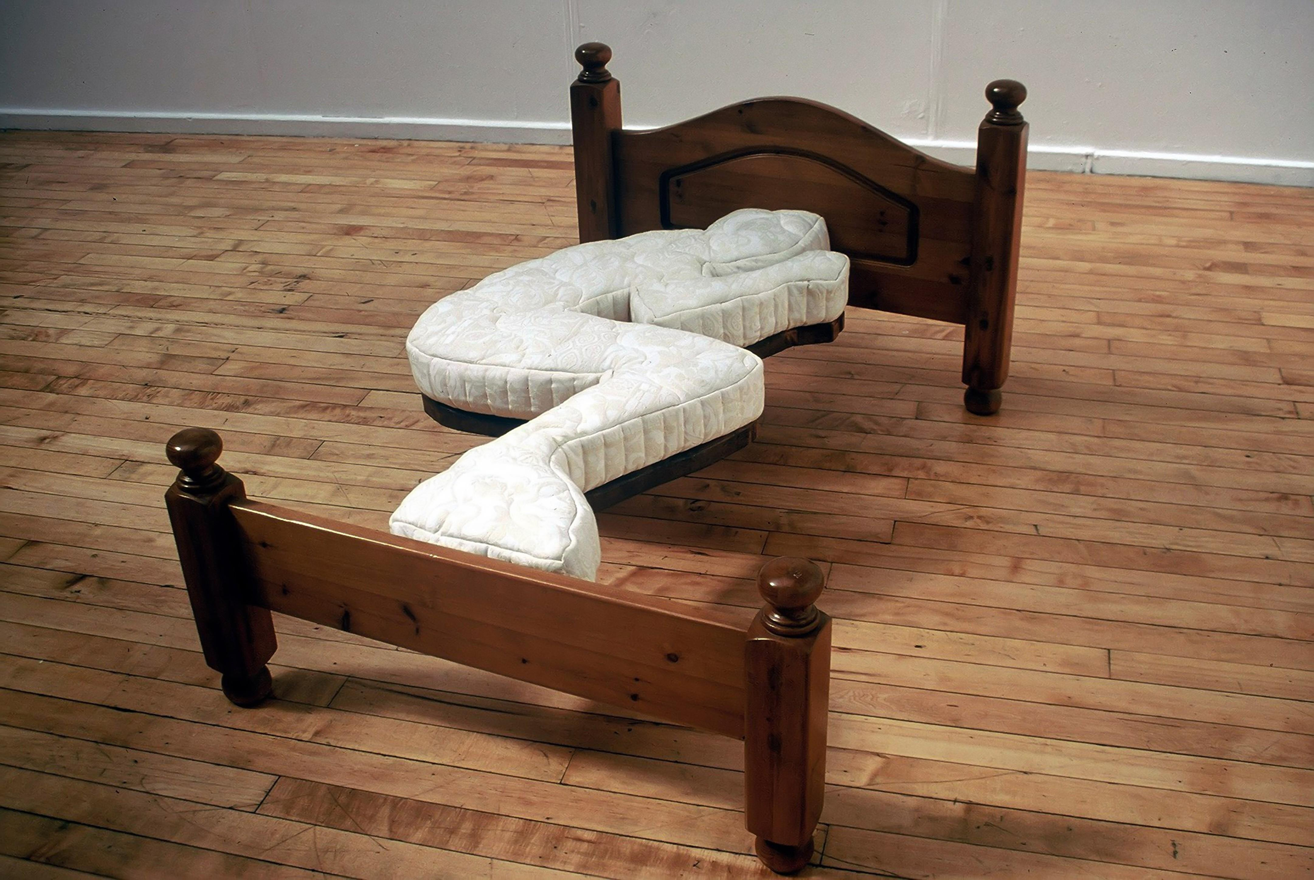 Кровать с наклоном к ногам